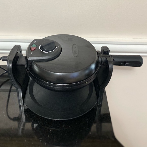 Bella Rotating Waffle Maker - Picture 3 of 12